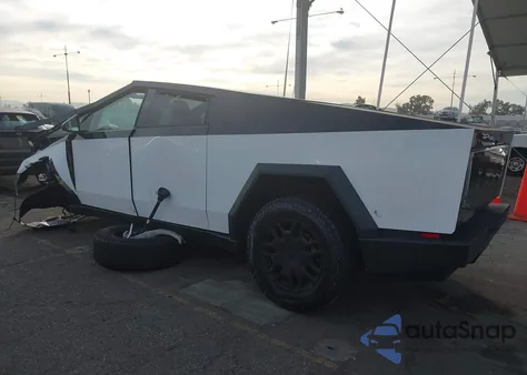 2024 Tesla Cybertruck Cyberbeast z USA, uszkodzony, nr VIN 7G2CEHEE2RA038873